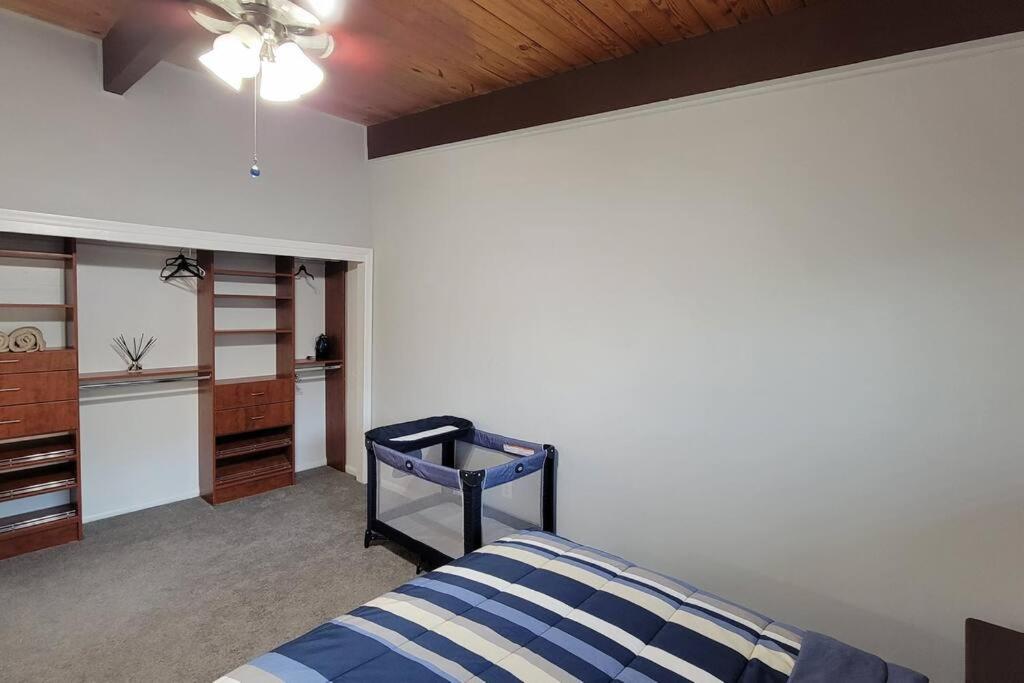 Entire One Bedroom Apartment Аннандейл Екстер'єр фото