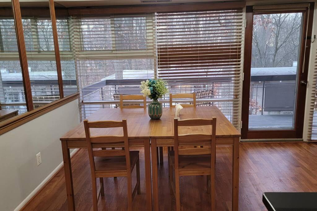 Entire One Bedroom Apartment Аннандейл Екстер'єр фото